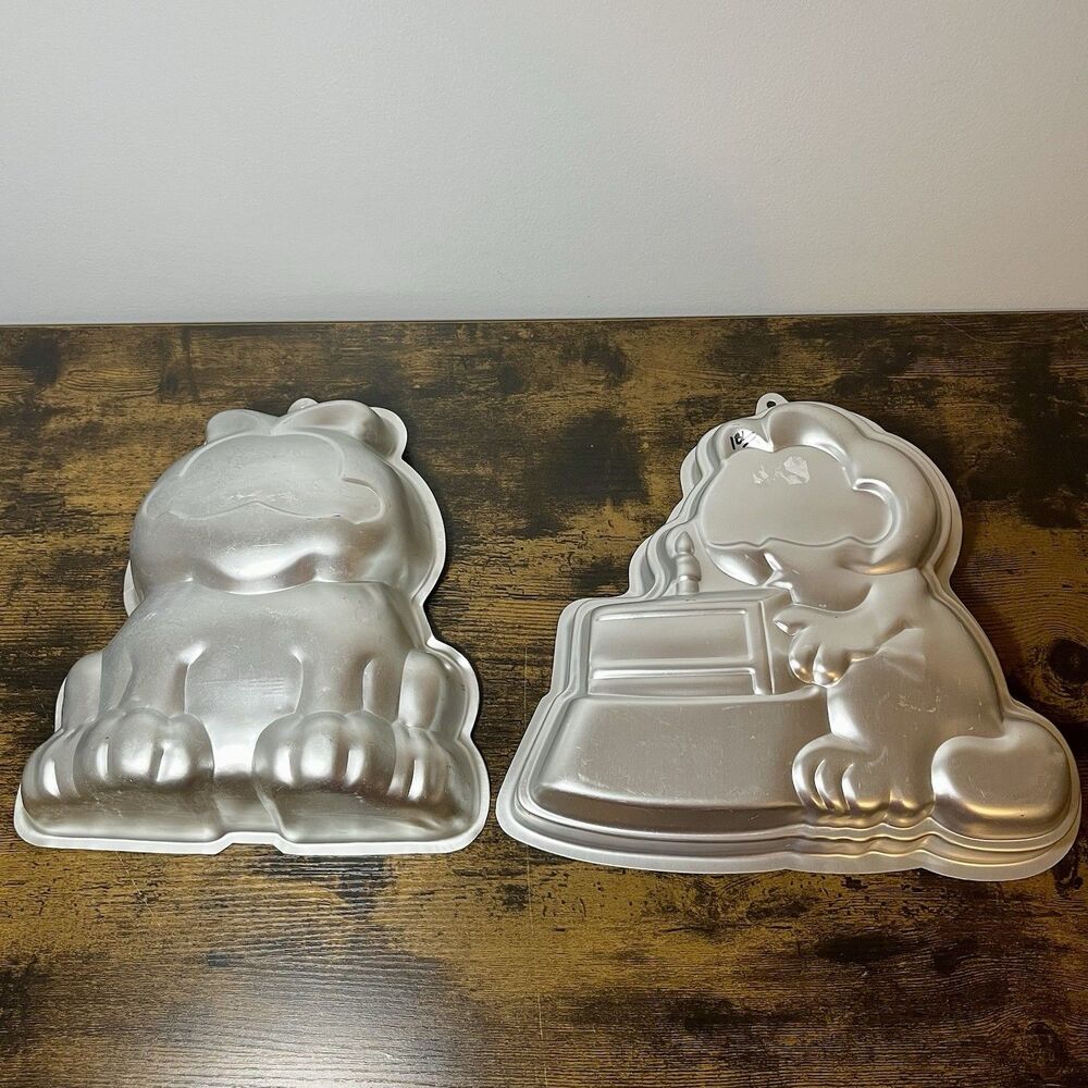 Wilton Garfield Cake Pan Set 2 Vintage Aluminum Character Molds 2105-2447